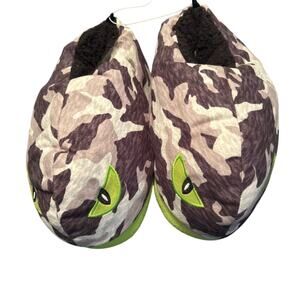 NWOT Old Navy Big Kid's Slippers Camo Monster Eyes Sherpa Lined Size XXL (5-6)